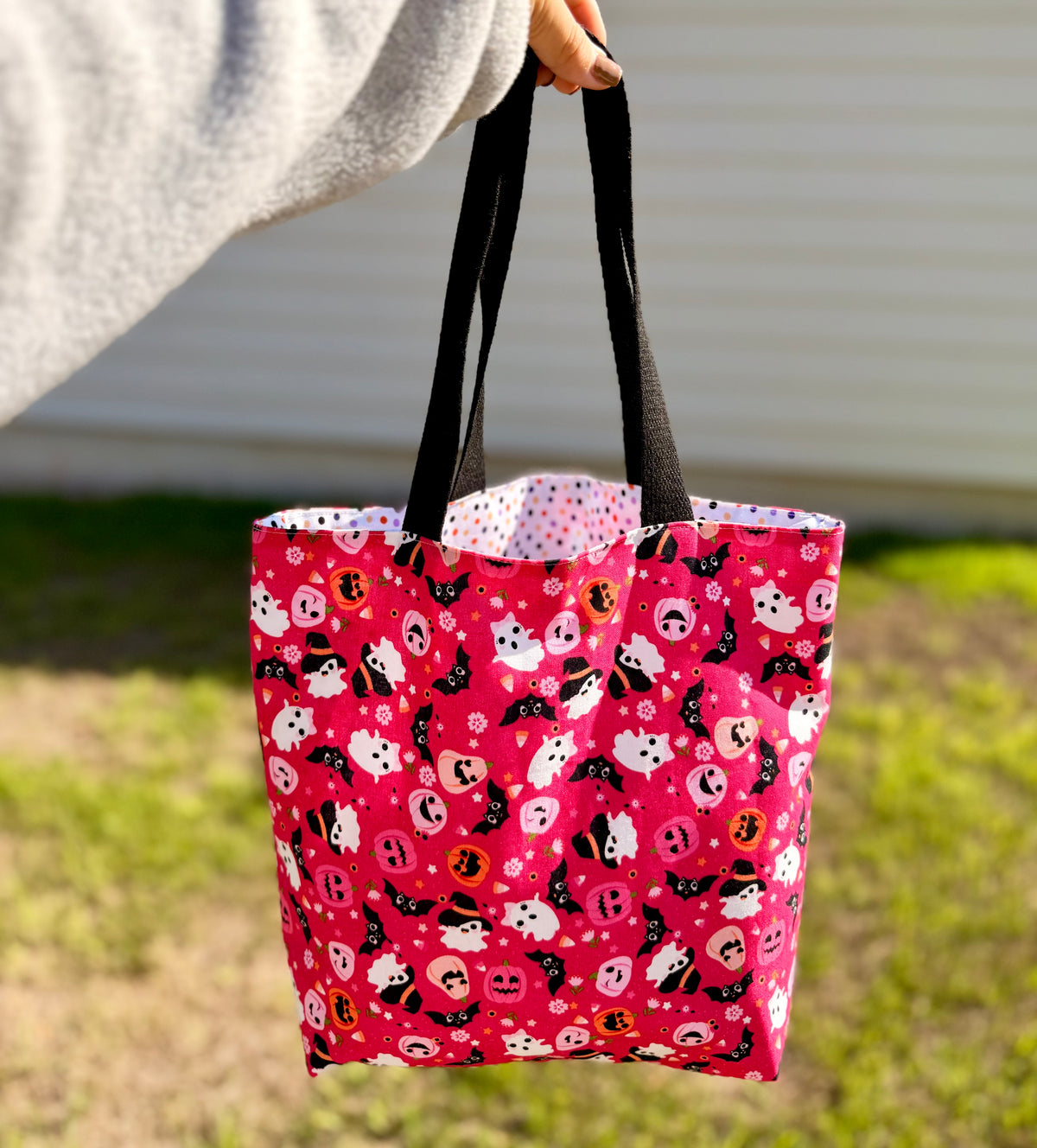 Reversible trick-or-treat tote
